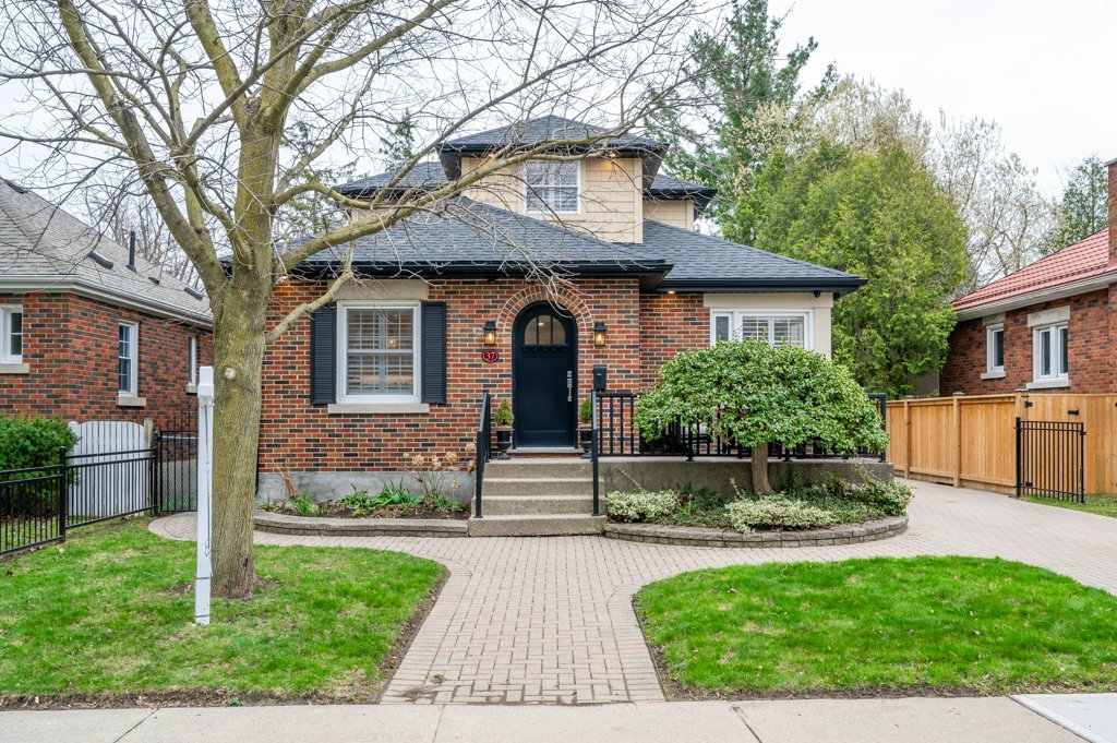 37 Parkholm Ave., Guelph ON